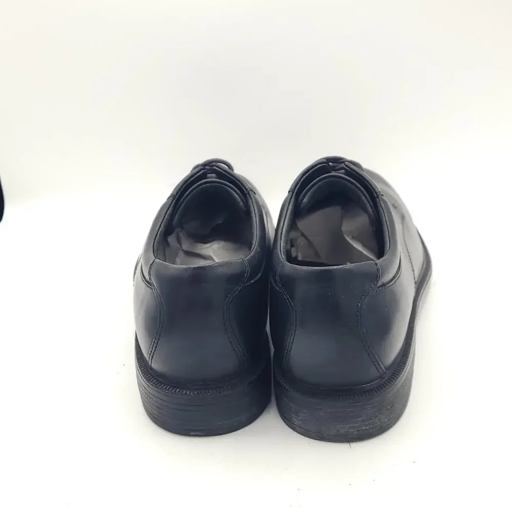 Rockport wear oxfords